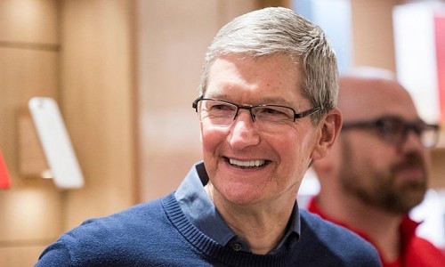 Đưa Apple lên đỉnh cao, CEO Tim Cook "bỏ túi" gần 100 triệu USD tiền lương năm 2020, gấp 1.400 lần so với nhân viên